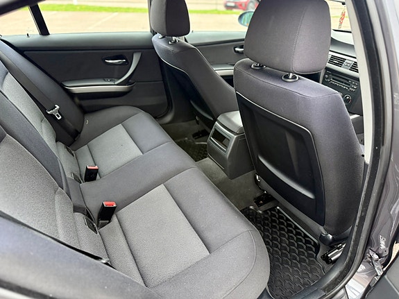 BMW 318i 14 of 20