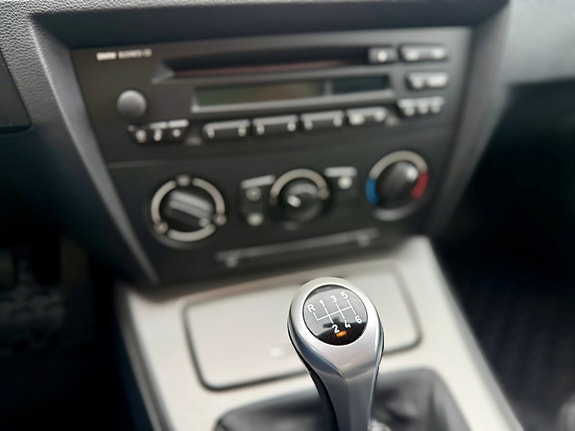 BMW 318i 17 of 20