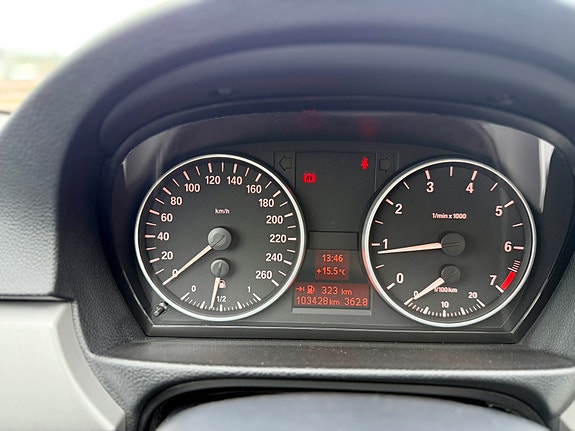 BMW 318i 18 of 20