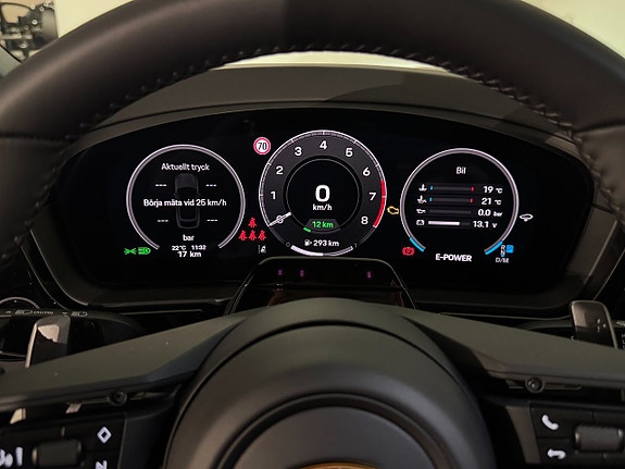 Porsche Cayenne 11 of 16