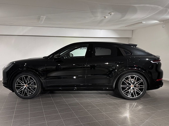 Porsche Cayenne 4 of 16