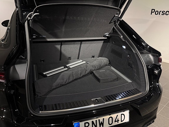 Porsche Cayenne 7 of 16