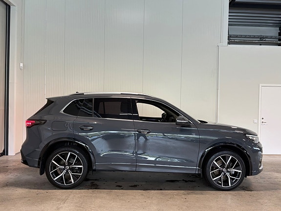 Volkswagen Tiguan 2 of 27