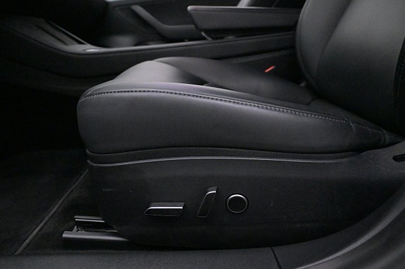 Tesla Model 3 11 of 27