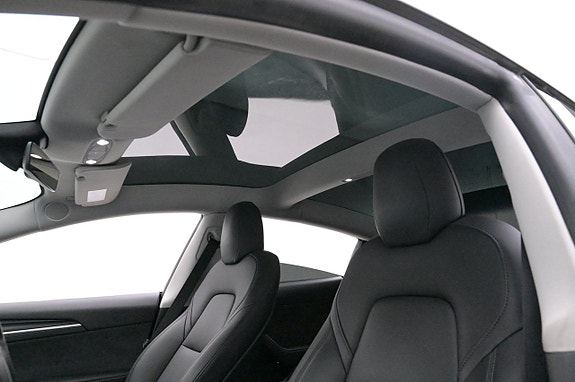 Tesla Model 3 24 of 27