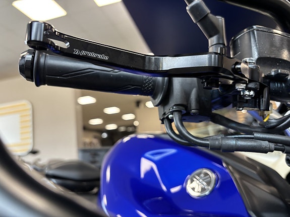 Yamaha MT-03 3 of 12