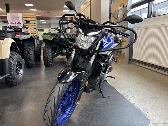 Yamaha MT-03 10 of 12