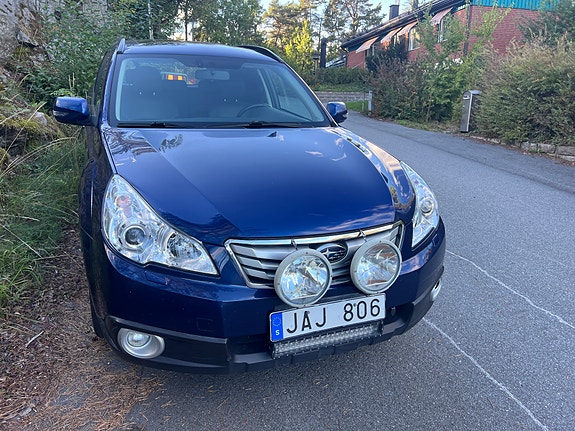 Subaru Outback 6 of 12