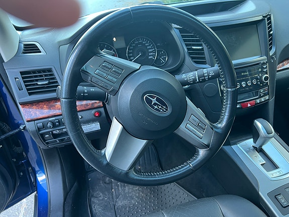 Subaru Outback 9 of 12
