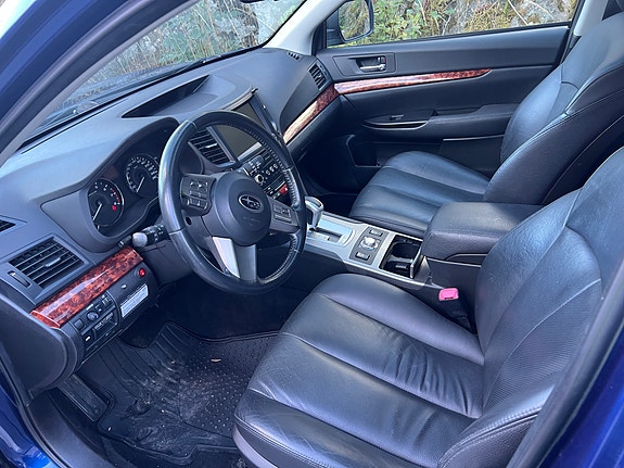 Subaru Outback 7 of 12