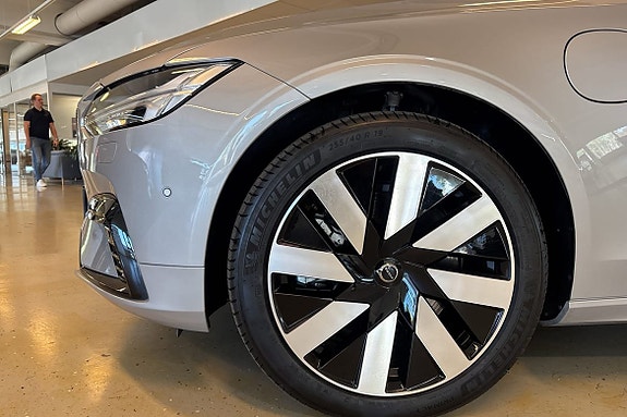 Volvo V90 14 of 26