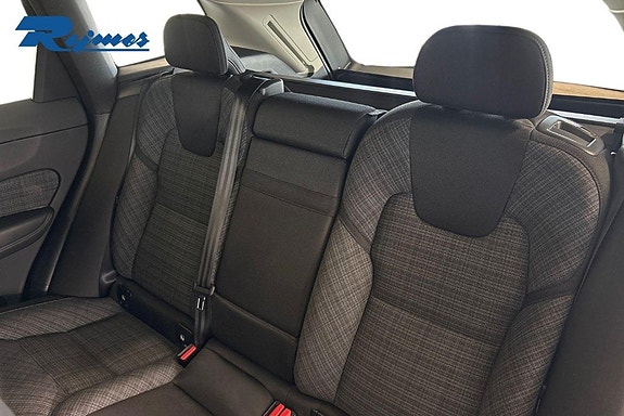Volvo XC60 16 of 28