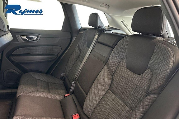 Volvo XC60 17 of 28