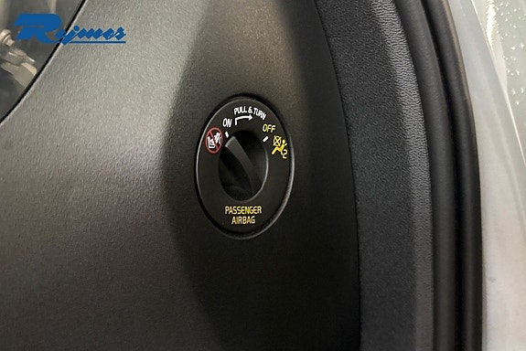 Volvo XC60 13 of 28