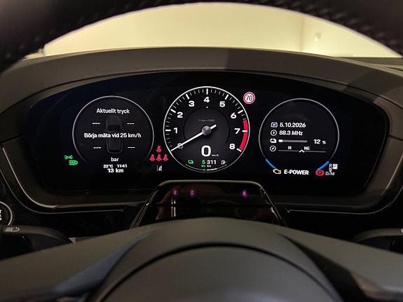 Porsche Cayenne 9 of 15