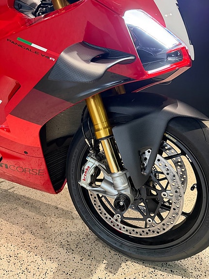 Ducati Panigale V4R I Akrapovic titan helsystem I Carbon I Performance 4 of 12