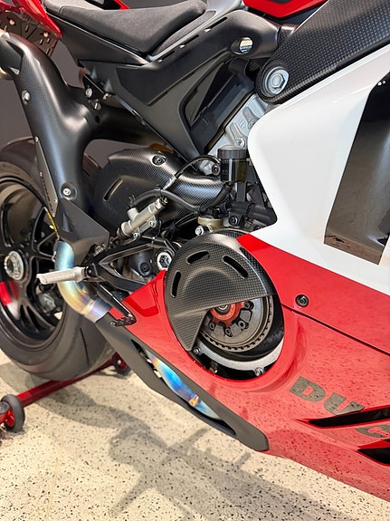 Ducati Panigale V4R I Akrapovic titan helsystem I Carbon I Performance 5 of 12