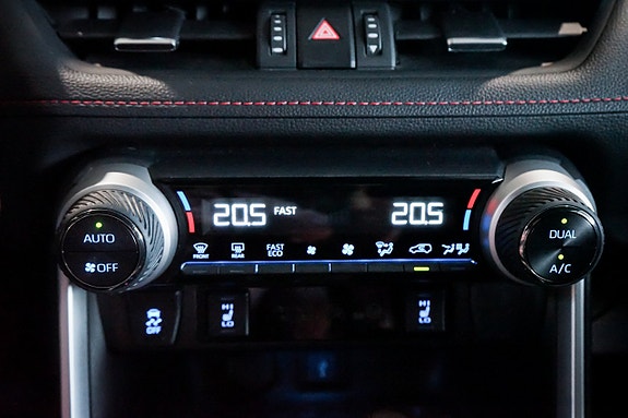 Toyota RAV4 16 of 30