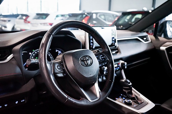 Toyota RAV4 10 of 30