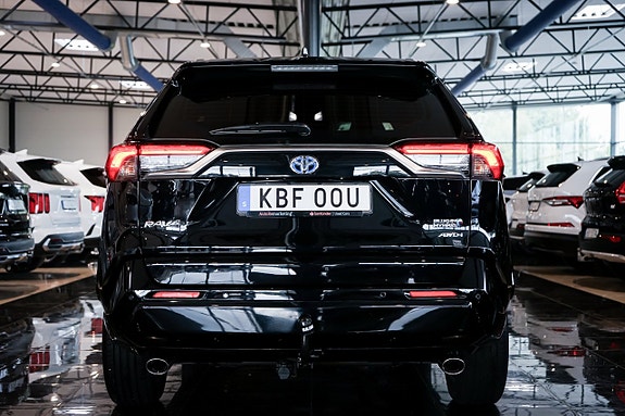 Toyota RAV4 6 of 30