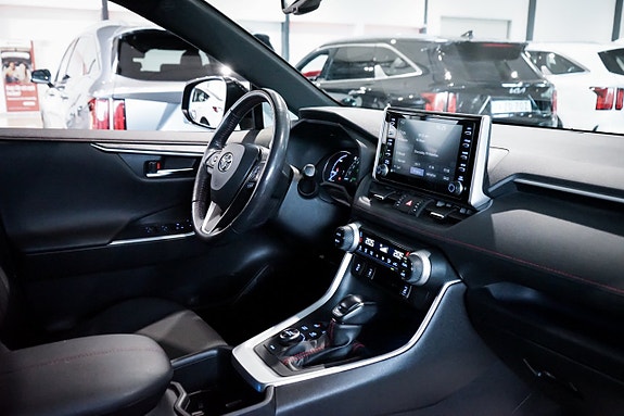 Toyota RAV4 26 of 30