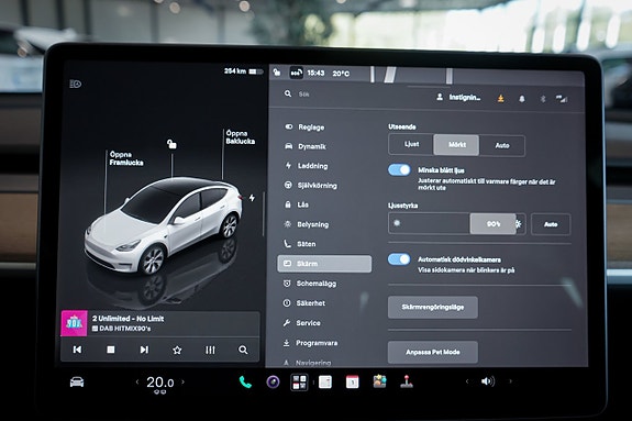 Tesla Model Y 14 of 30