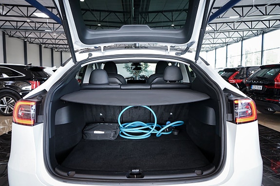 Tesla Model Y 30 of 30