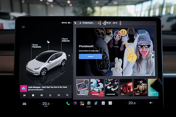 Tesla Model Y 19 of 30