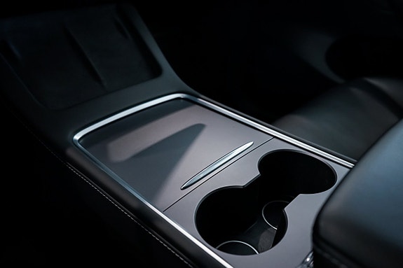 Tesla Model Y 21 of 30