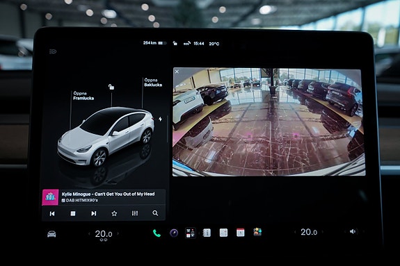 Tesla Model Y 17 of 30