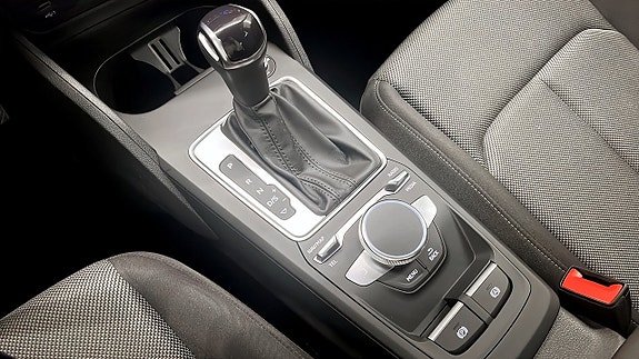Audi Q2 13 of 16