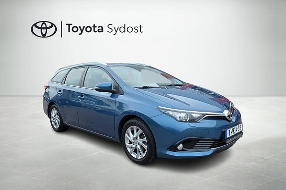 Toyota Auris 2 of 20