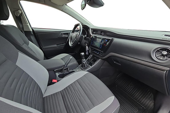 Toyota Auris 6 of 20