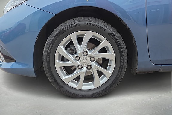 Toyota Auris 15 of 20