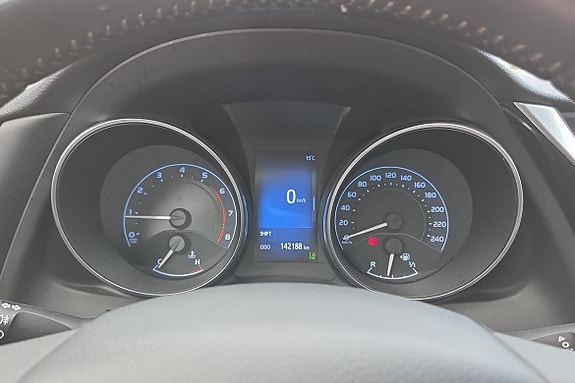 Toyota Auris 13 of 20