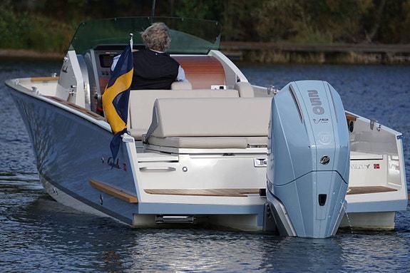 Cormate Utility 27 Sky Blue/Butter Mercury F250XL 3 of 11