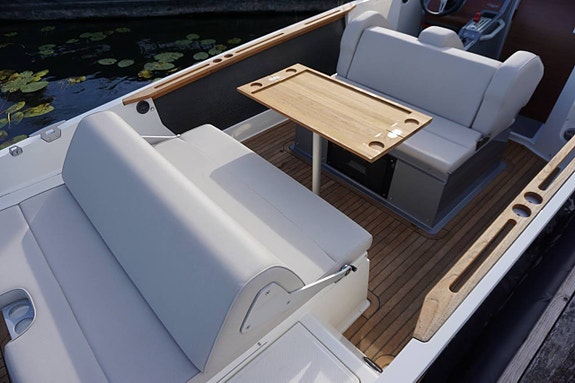 Cormate Utility 27 Sky Blue/Butter Mercury F250XL 9 of 11