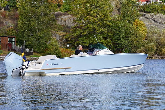 Cormate Utility 27 Sky Blue/Butter Mercury F250XL 2 of 11