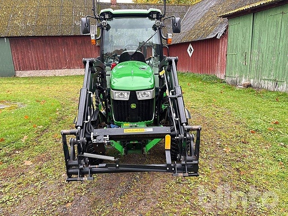 Traktor JOHN DEERE 4066R - Lastare & Redskap 2 of 6