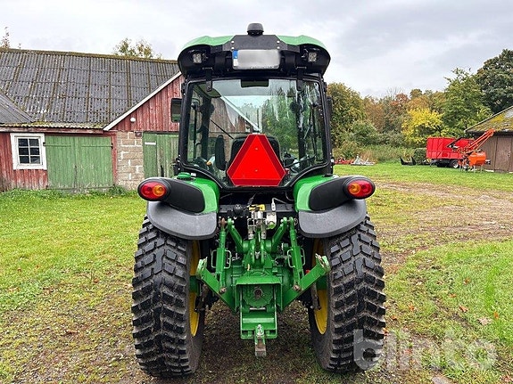 Traktor JOHN DEERE 4066R - Lastare & Redskap 6 of 6