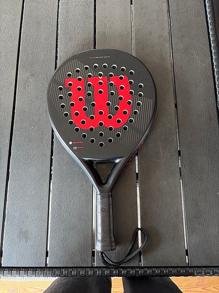 Wilson padelracket svart röd
