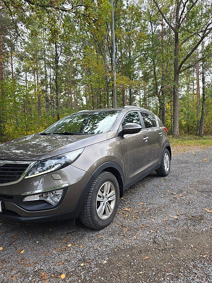 Kia Sportage 2 of 11