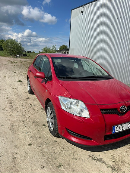 Toyota Auris 6 of 8