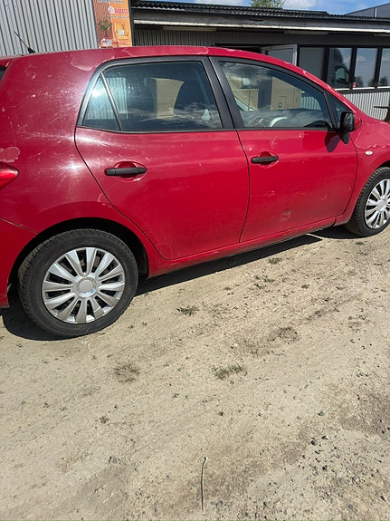 Toyota Auris 4 of 8
