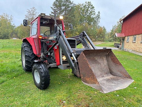 Gårdstraktor med lastare MASSEY-FERGUSON 575-2 3 of 6