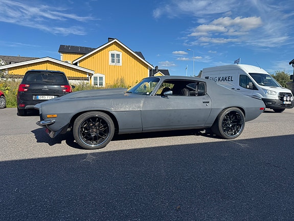 Chevrolet Camaro 2 of 9