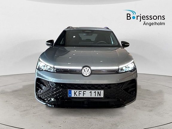 Volkswagen Tiguan 4 of 8