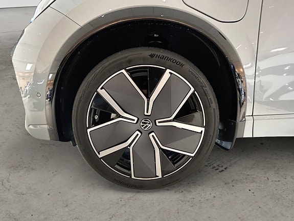 Volkswagen Tiguan 5 of 8