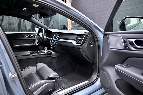 Volvo V60 13 of 30