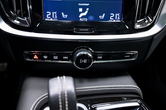 Volvo V60 24 of 30